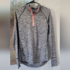 WOMENS ATHELTIC TOP SIZE LARGE